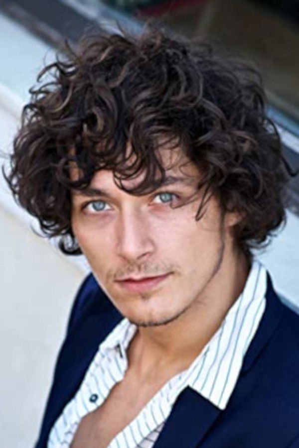 노아 사아베드라