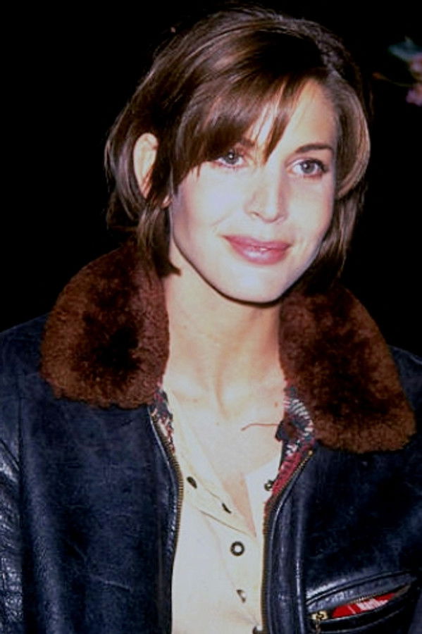 루신다 웨이스트