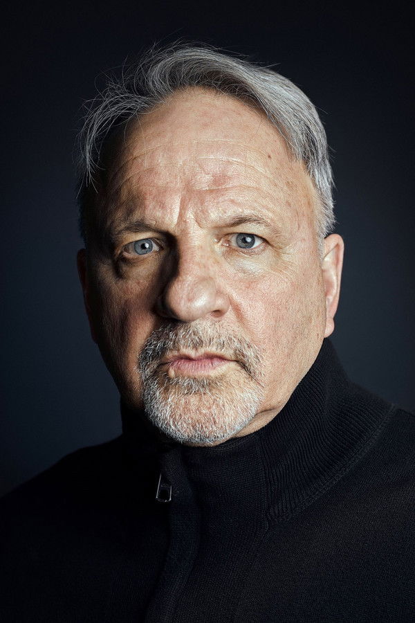 스튜어트 J. 줄리