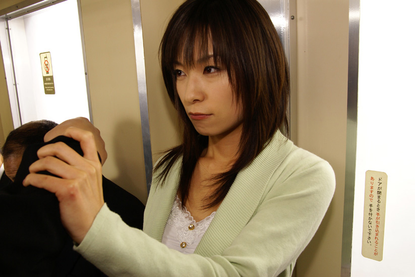 나오미의 아찔한 정사